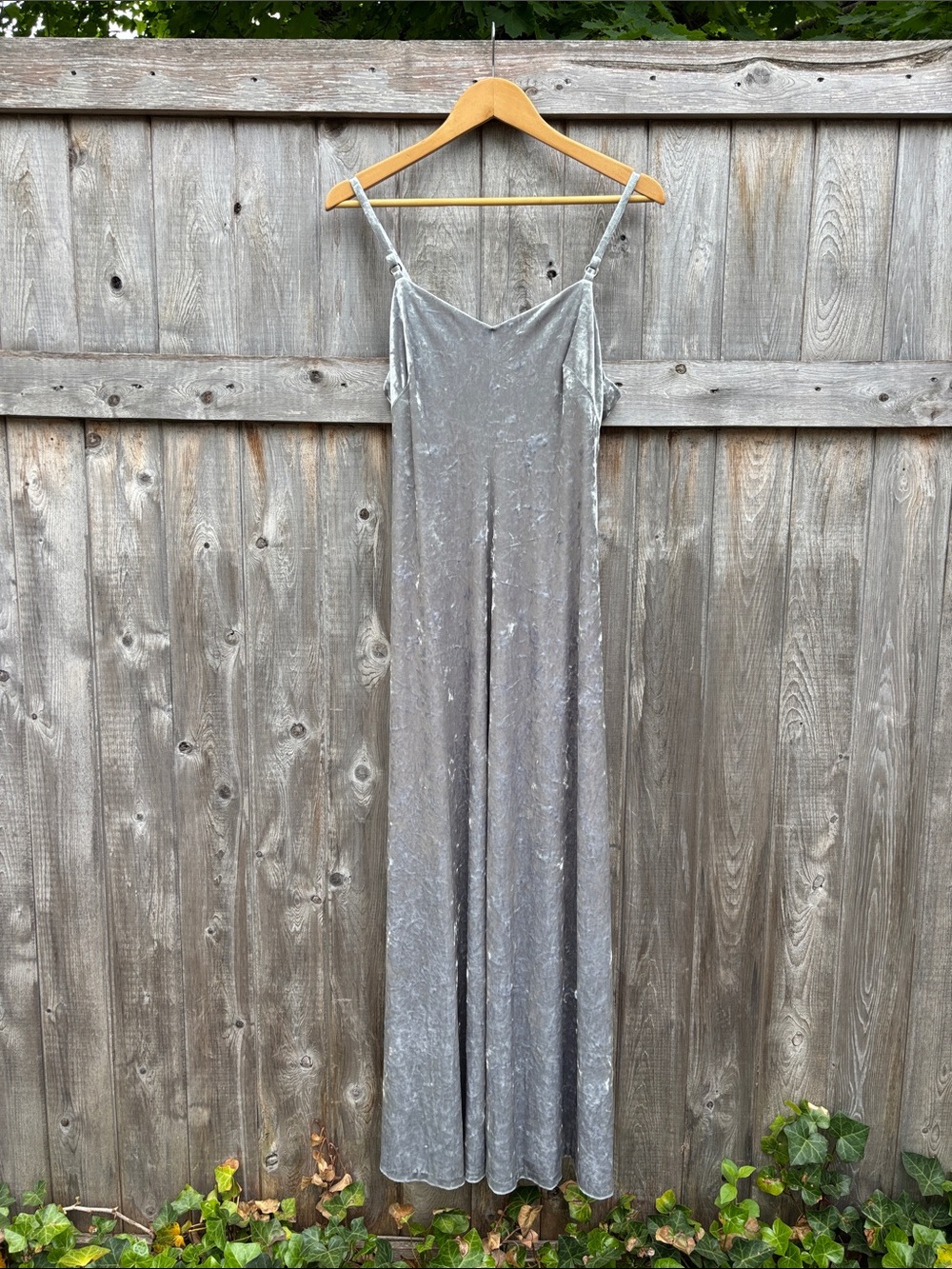 Calvin Klein Y2K Velvet Slip Dress
Size 8